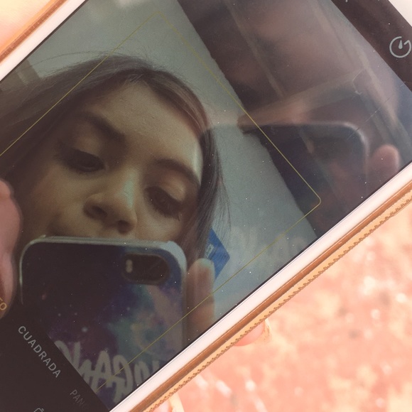 Meet your Posher, Anai - Picture 1 of 1